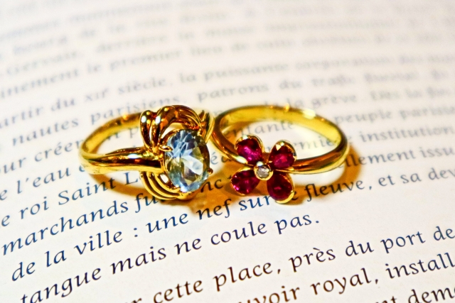 高額買取が期待できるルビーは鮮やかな赤色がポイント