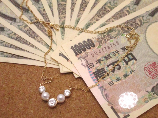 ダイヤモンドの買取査定に鑑定書は必要ありません