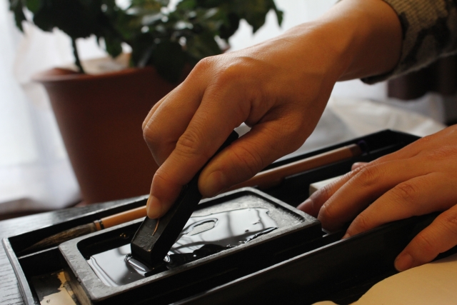 硯の種類は数多い！形や彫刻、石の産地を解説