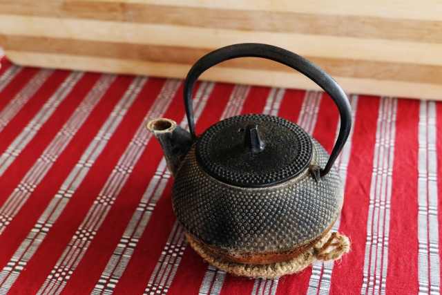 高級な南部鉄器は骨董品として人気のアイテムです