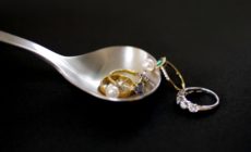 他店で色石の買取を断られた方へ