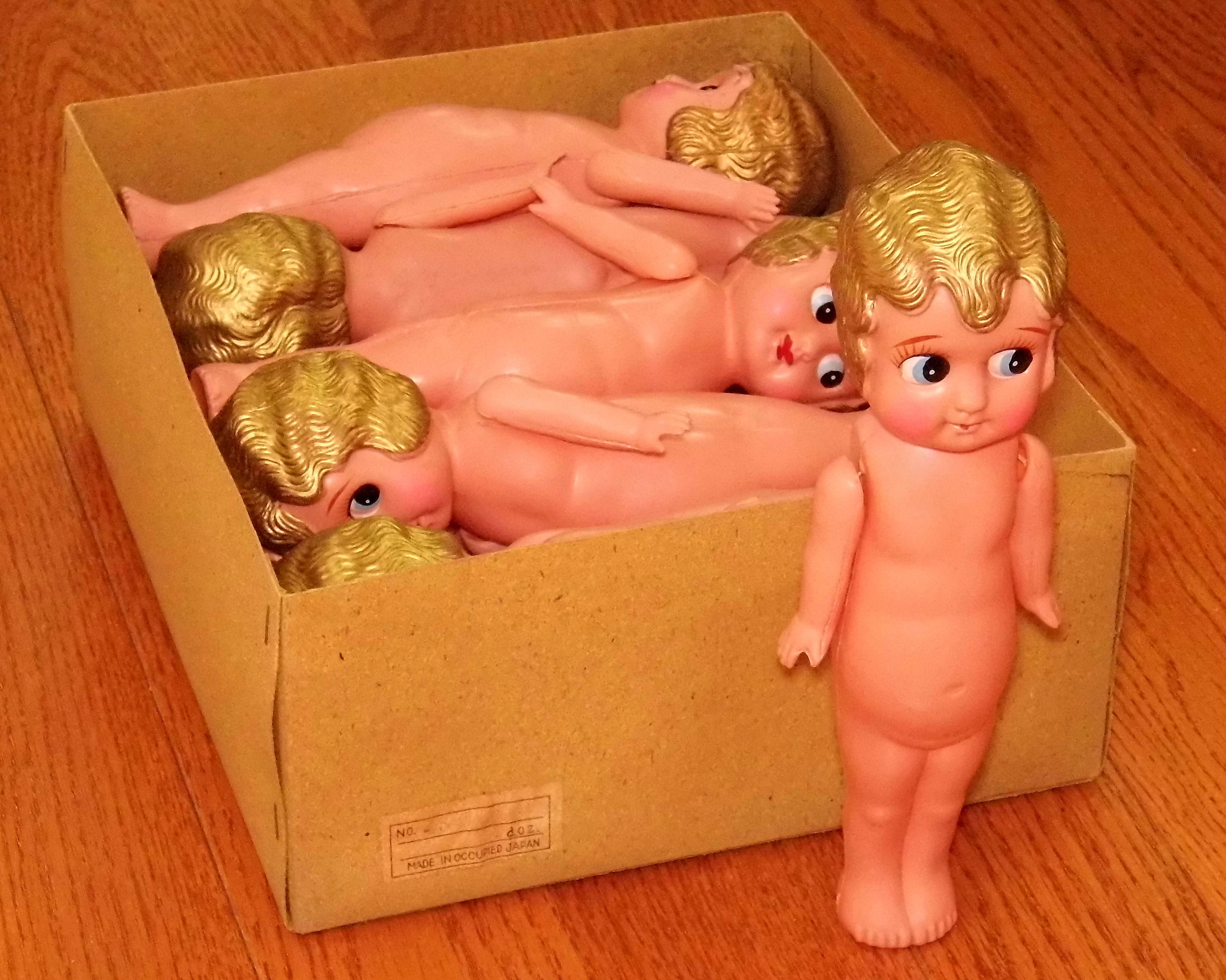 高く売れるセルロイドの人形、売れないセルロイドの人形の違い