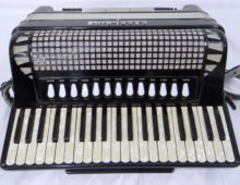 EXCELSIOR Mod.320Mアコーディオン)