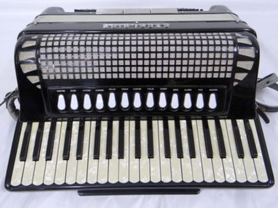 EXCELSIOR Mod.320Mアコーディオン)
