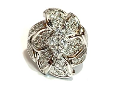 Pt900 メレダイヤモンド1.03ct 花モチーフリング